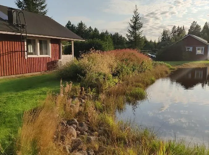 Nyaraló Hannunluhdan Lomamoekit *