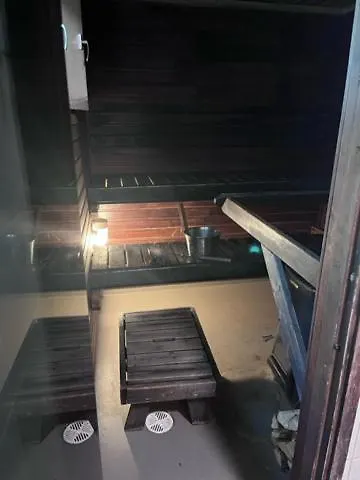 Hannunluhdan Lomamoekit 度假居 *