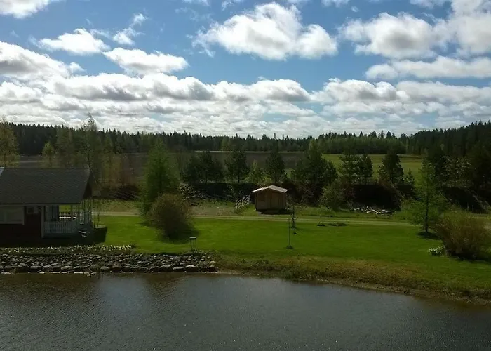 Nyaraló Hannunluhdan Lomamoekit *